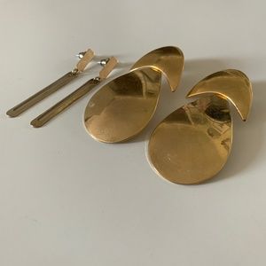 Gold vintage earrings